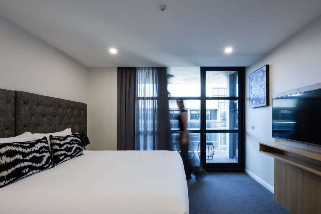 9  AVENUE   LIFESTYLE   HIGH RES